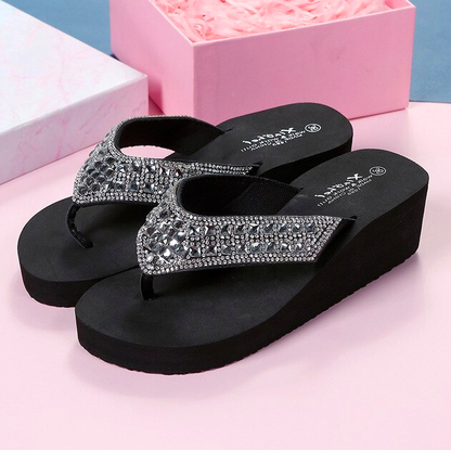 Casually Elegant Slippers with a Refined Edge