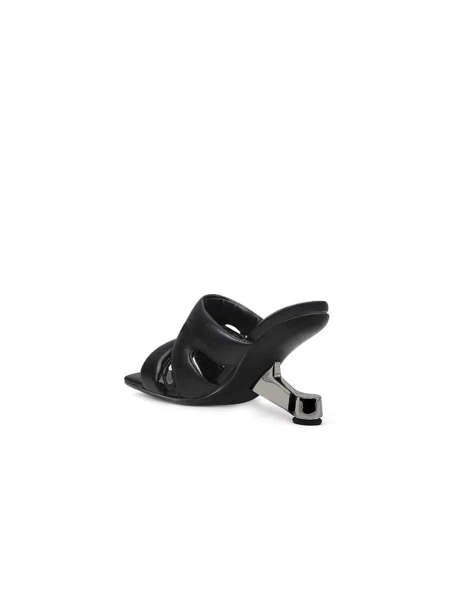 Effortlessly Elegant Garment with a Timeless Design