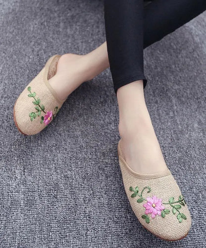 Casually Elegant Slippers with a Refined Edge