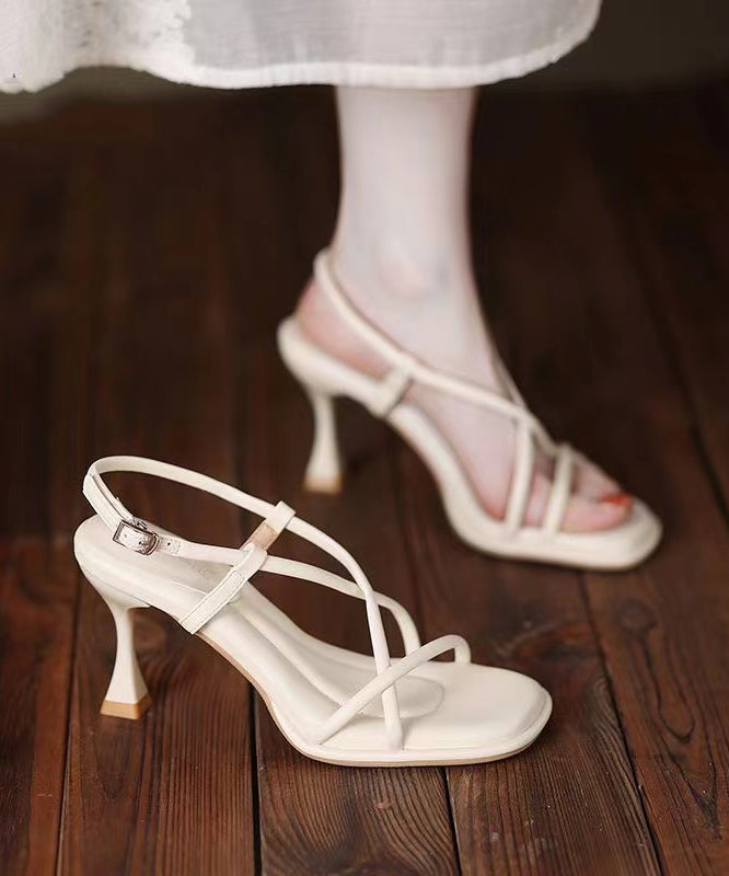 Effortlessly Elegant Sandals with a Timeless Design