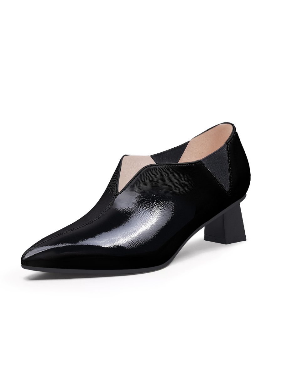 Casually Elegant Garment with a Refined Edge