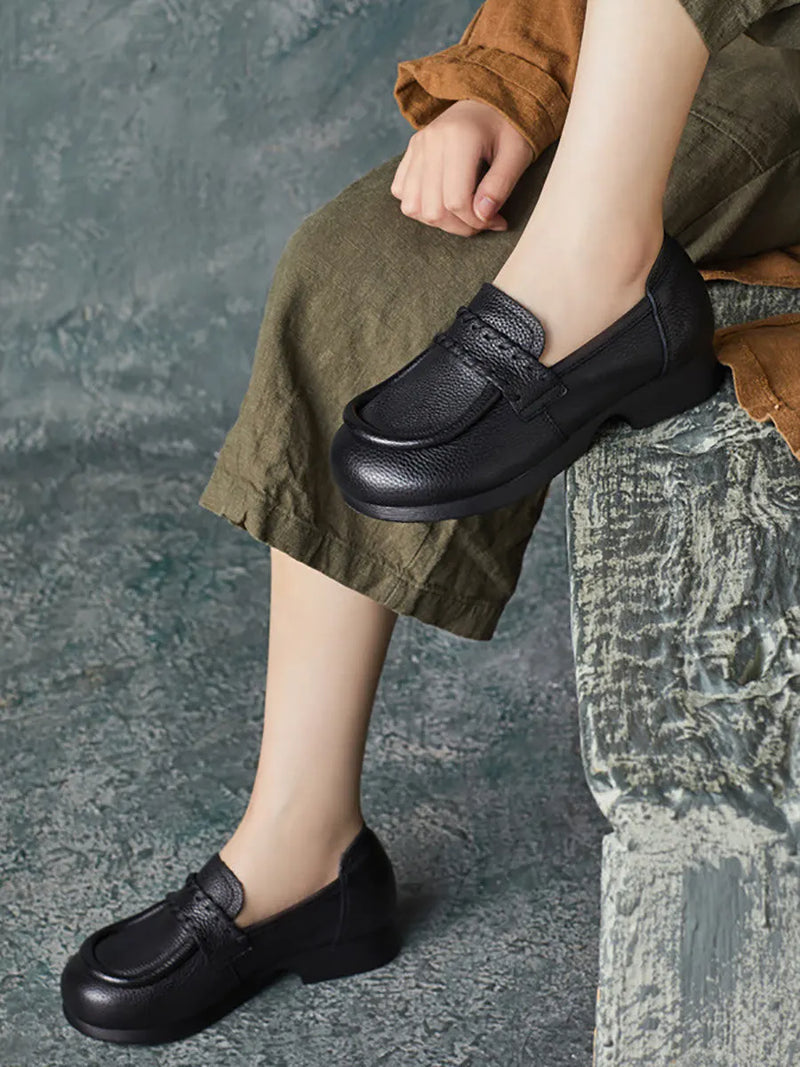 Casually Elegant Shoes with a Refined Edge