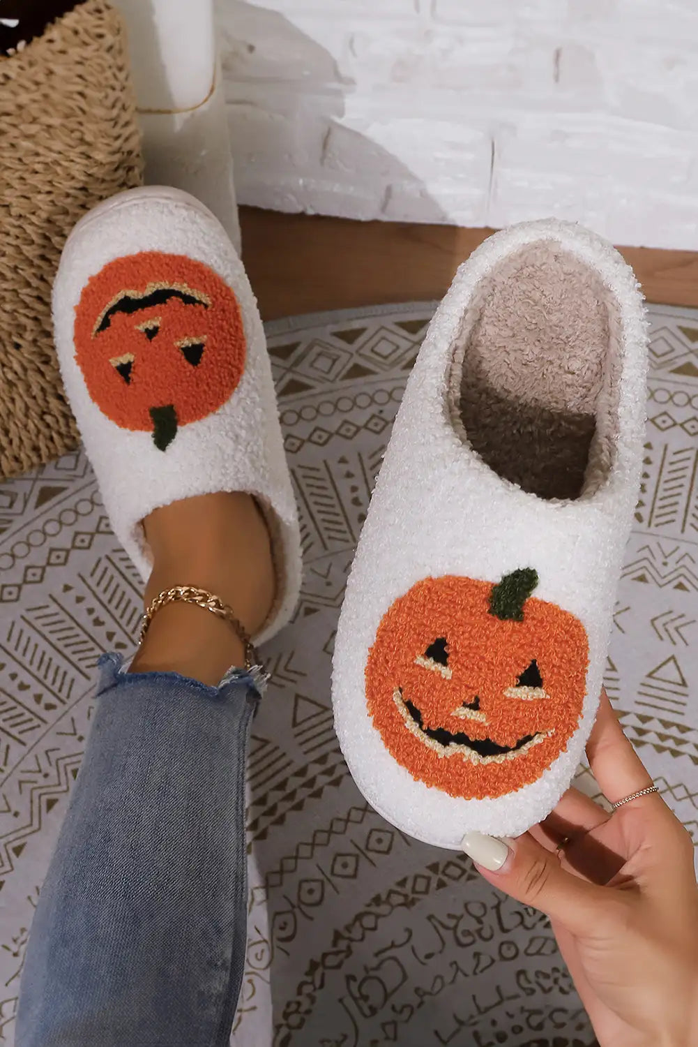 Spooky Pumpkin Print Plush Slippers