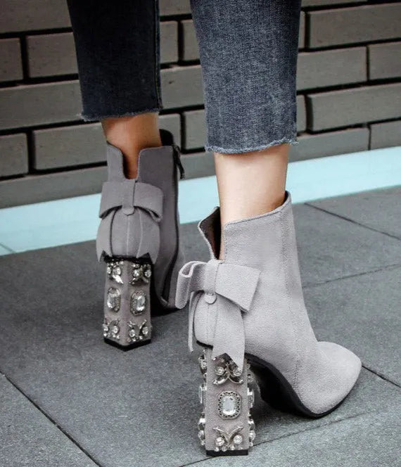 Beautifully Finished Heels in a Timeless Design
