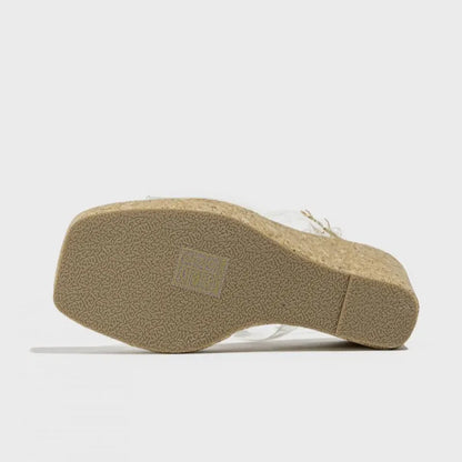 Effortlessly Elegant Shoes with a Timeless Design