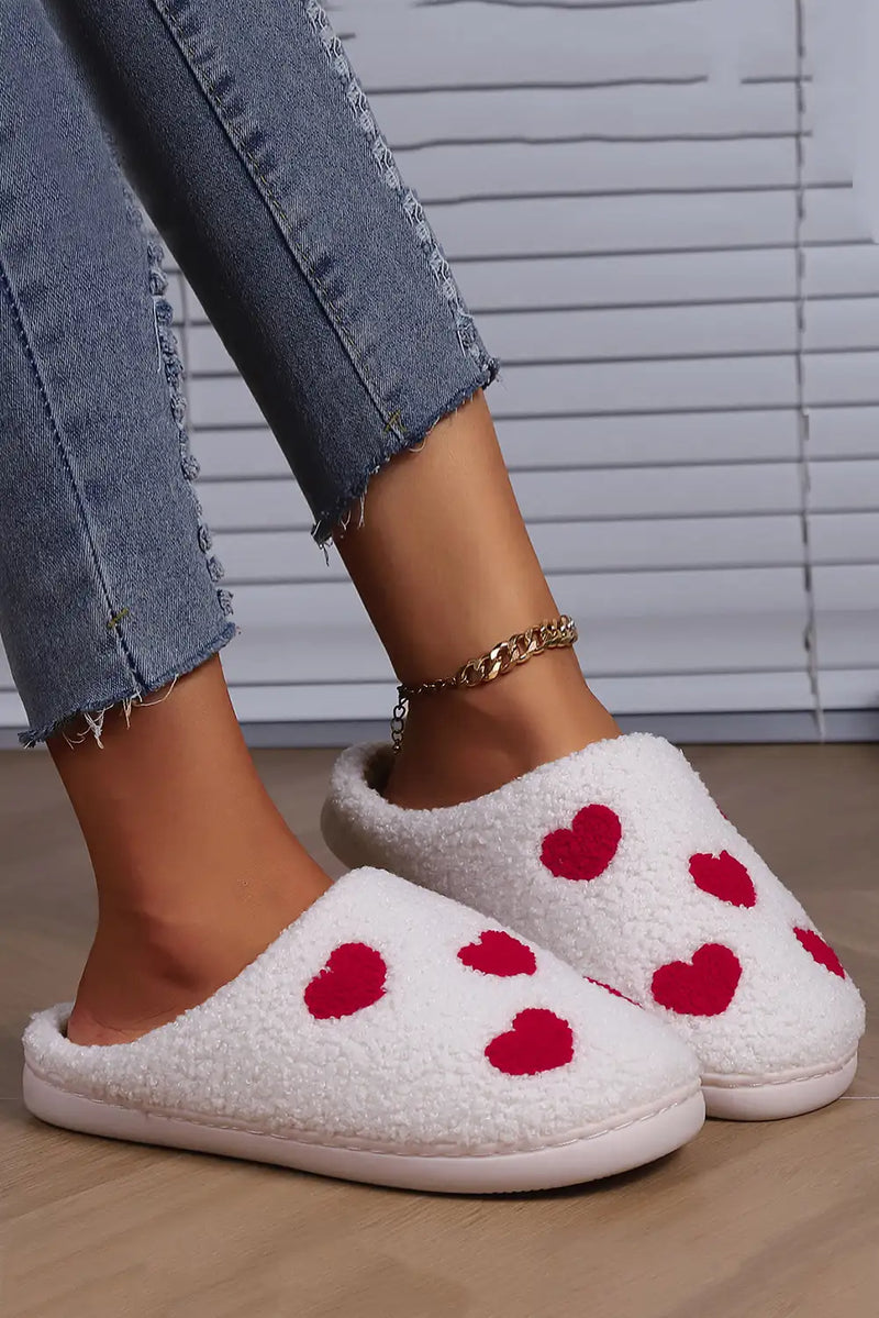Elegantly Styled Slippers for Everyday Wear
