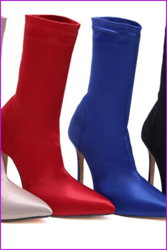Subtly Elegant Boots with a Refined Vintage Look