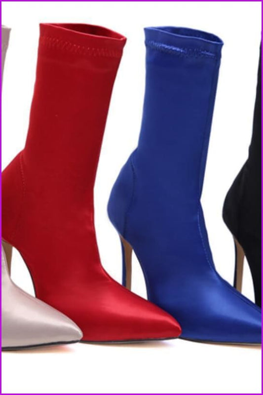 Subtly Elegant Boots with a Refined Vintage Look