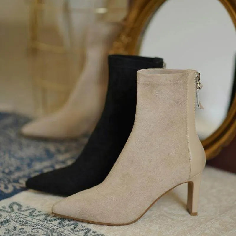 Beautifully Finished Heels in a Timeless Design
