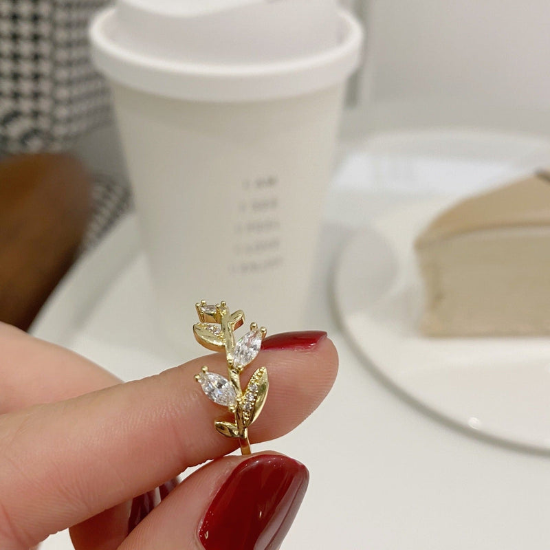[] Golden Leaves Ring