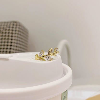 [] Golden Leaves Ring