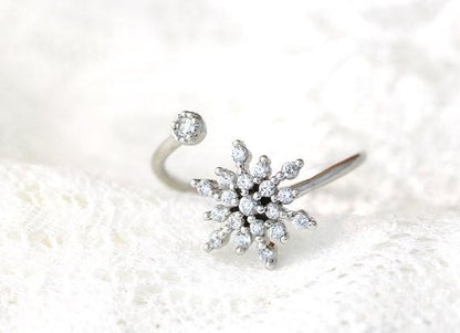 The Sparkling Snowflake Ring