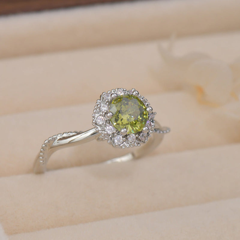 Twist Peridot Ring in Silver